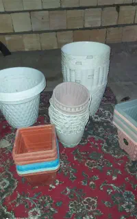 گلدون با زیر گلدونی