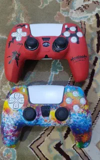 فروش ۲ عدد دسته PS5  + کاور + کارتون دسته ها