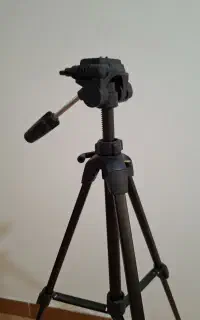 سه پایه دوربین
