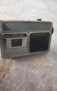 رادیو قدیمی نیاز به تعمیر