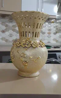 گلدان طلایی