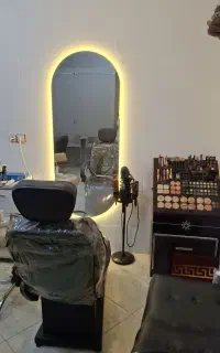 همکاری با افراد حرفه ای ناخنکار،مژه کار