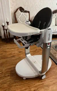 صندلی غذای کودک برند pegperego مدل Tatamio