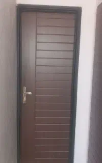 نصاب درب چوبی وتعمیر شکستگی درب در منزل و محل کار
