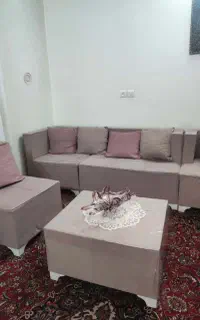 یک دست مبل ال هفت نفره بامیز و کوسن