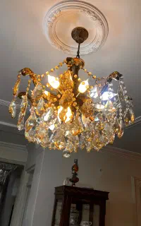 لوستر کریستالی ۸ شاخه از جنس برنز