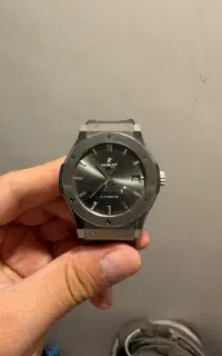ساعت هوبلو اورجینال با کارت و جعبه و مدارک کامل