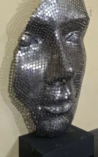 مجسمه مدرن فلزی طرح صورت (هنری و دست‌ساز)