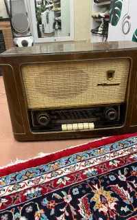 رادیو لامپی۸۰ ساله سالم