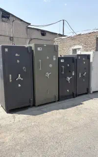 به یک نقاش و زیرکار ماهر و یک نیرو ساده نیازمندیم
