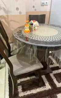 یک دست میز ناهار خوری چهار نفره