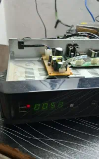 تعمیرات دستگاه گیرنده دیجیتال و پاور 12ولت 220