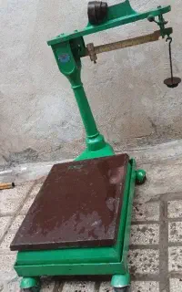 فروش یک عدد ترازو   ۱۰۰ کیلوی دقیق خیلی مرتب