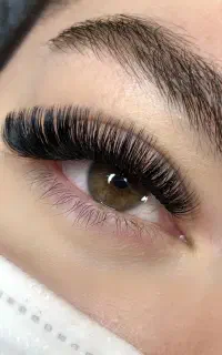 آموزش وخدمات اکستنشن مژه و لیفت بابیش از ۵۰٪ تخفیف