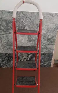 پله یاچهار پایه فلزی