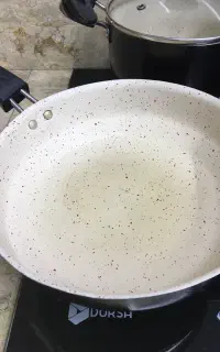 دوعدد قابلمه با یک تابله