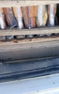 کندوی خالی و شان، شربت خوری و استراکتور زنبورداری