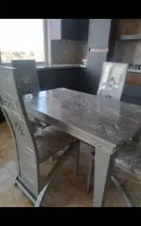 میز غذا خوری چکی