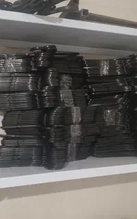 رگال  و دو آینه و آویز لباس