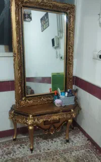 آینه و میز