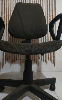 صندلی اداری سالم