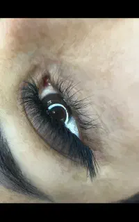 اموزش و خدمات تخصصی اکستنشن مژه و لیفت