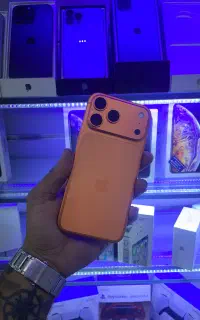 iphone 17promax 256 Za باتری ۱۰۰ درحد آکبند