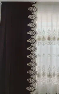 پرده کامل ، اینه و میز ، میز گرد