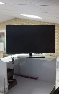 تلوزیون ۳۲ سامسونگ سالم