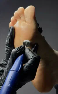 پدیکور تخصصی + پارافین‌تراپی دست و پا