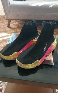 کتونی جورابی سالم و درحد نو