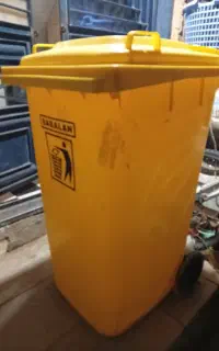 سطل زباله بزرگ