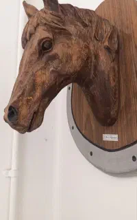 پیکر تراشی چوبی سر اسب