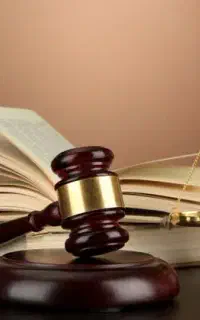 وکیل پایه یک دادگستری