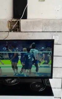 تلویزن ۳۲ TcL سالم