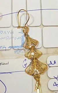 یک لنگه گوشوار گم شده
