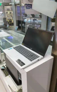 لپتاپ استوک اقتصادی با صفحه نمایش بسیار با کیفیت