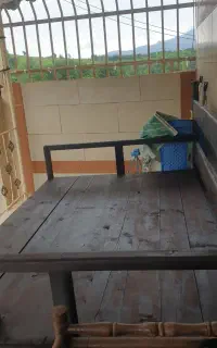 تخت سنتی چوبی رنگ قهوه ای مات