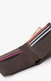 کیف و مدارک پیدا شده کریم عمارت