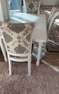 میزغذا خوری ۶نفره با۲صندلی