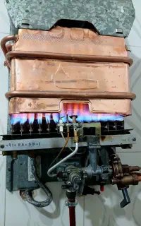 نصب تعمیر سرویس آبگرمکن دیواری درمحل