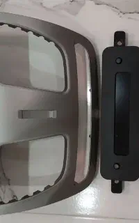 کنسول وسط و ساعت اصلی کوییک