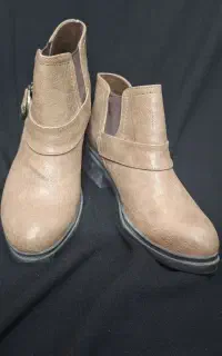 کفش کرمی