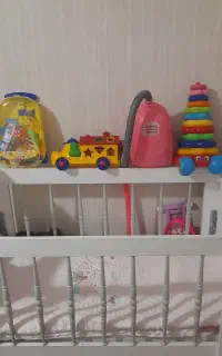تخت گهواره ایی کنار مادر