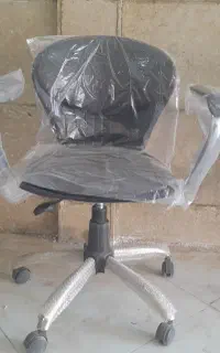 صندلی  صدفی چرخدار