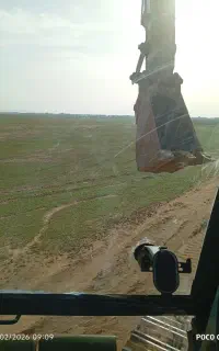 رانند بیل مکانیکی با بیل ترکتول هستم