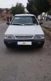 پراید عتیقه بدون رنگ