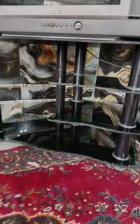 میز تلویزیون شیشه ای