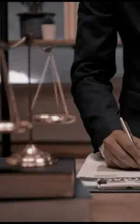وکیل پایه یک دادگستری