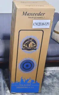 باند مکسیدر با میکروفن